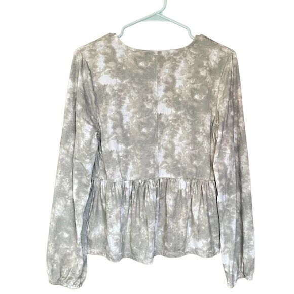 MOD Lusive Long Cuff Sleeve Tie Dye Peplum V-Neck Top Medium Blouse Green Gray - Picture 11 of 11